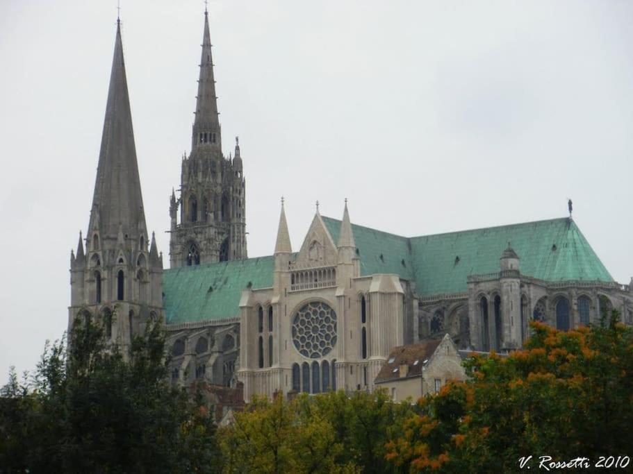 Charmant Studio A Deux Pas De La Cathedrale Chartres Dış mekan fotoğraf